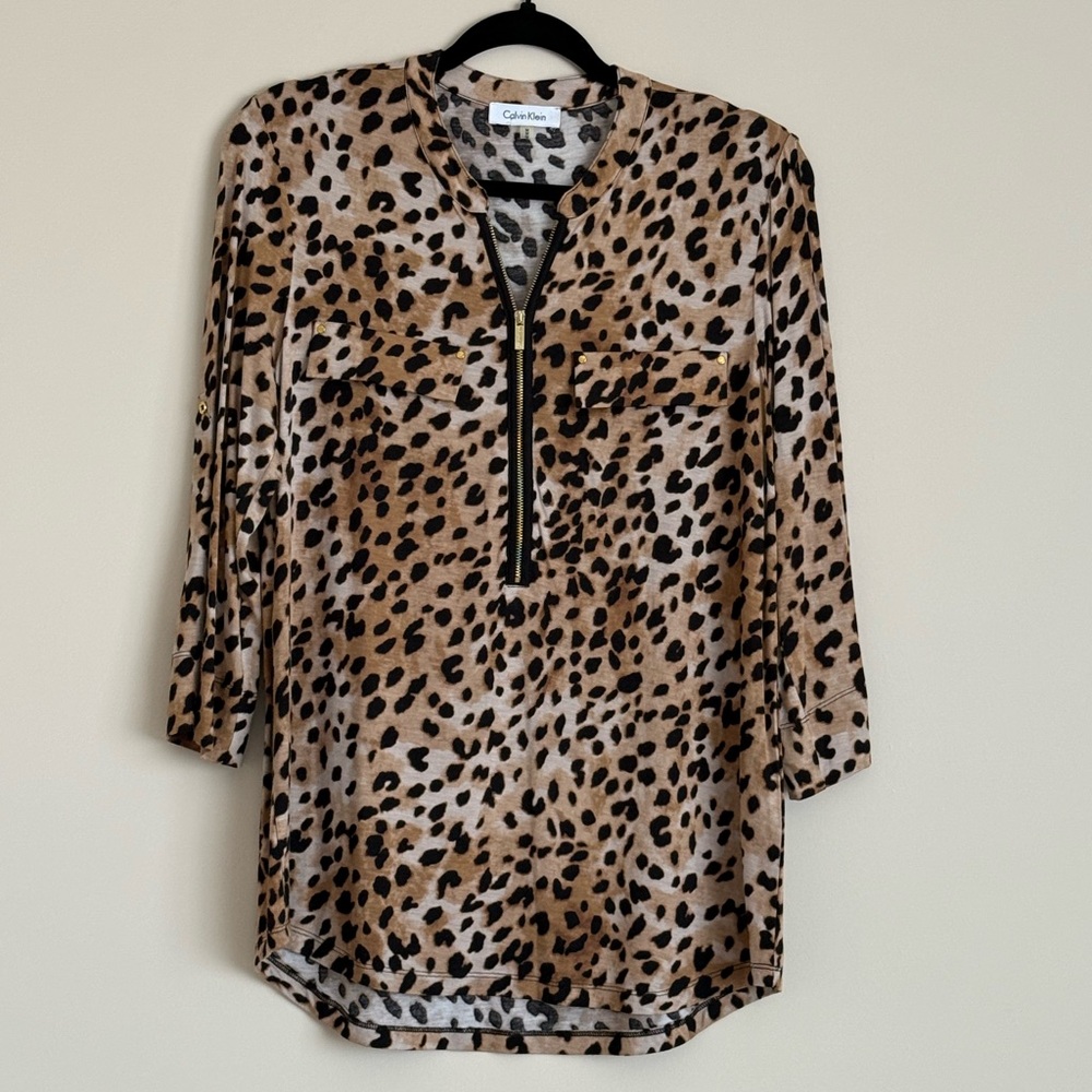 CALVIN KLEIN ANIMAL PRINT TOP SZ.M